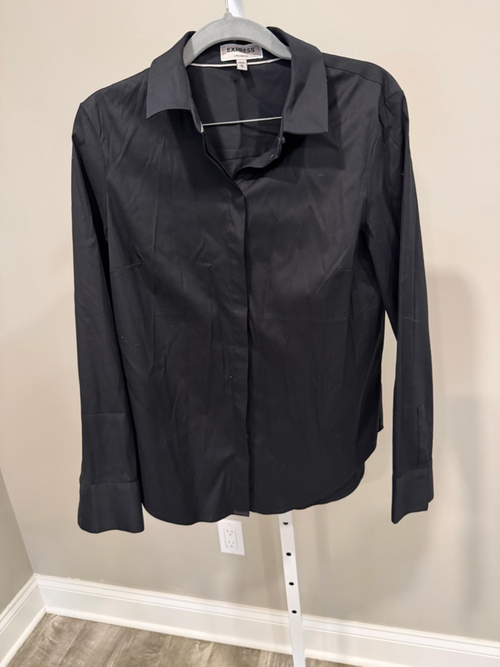 Express Women's Black Button-Down Collar Shirt